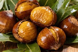castagne su foglie di alloro ricetta della tradizione