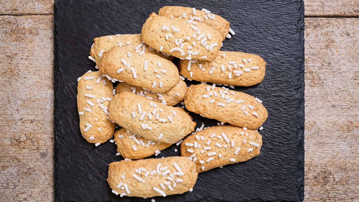 biscotti da colazione o merenda con granella di zucchero saporido