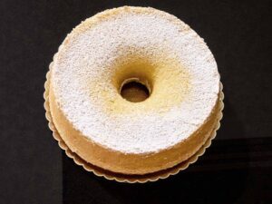 chiffon cake classica da servire con zucchero a velo saporido
