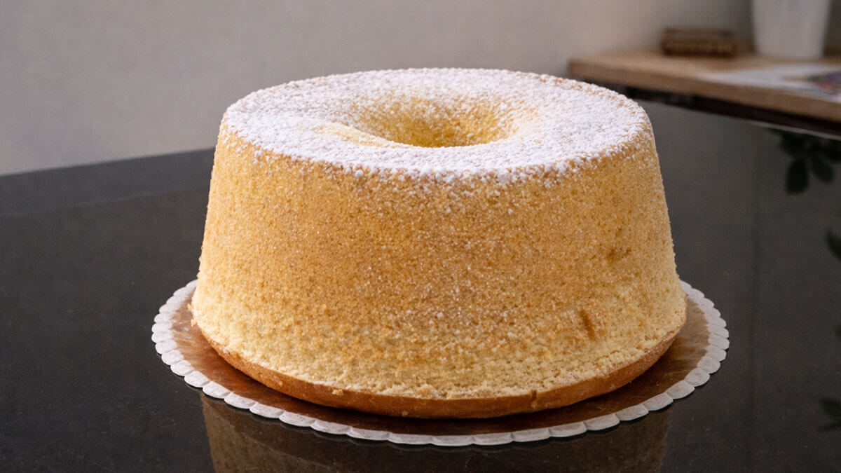 chiffon cake morbida e alta con zucchero a velo saporido