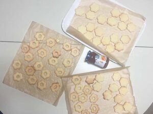 farcire biscotti occhio di bue con marmellata saporido