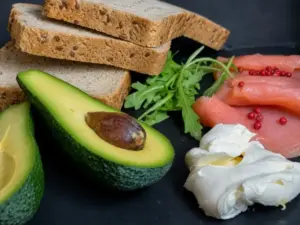 ingredienti avocado toast ricetta facile e veloce saporido